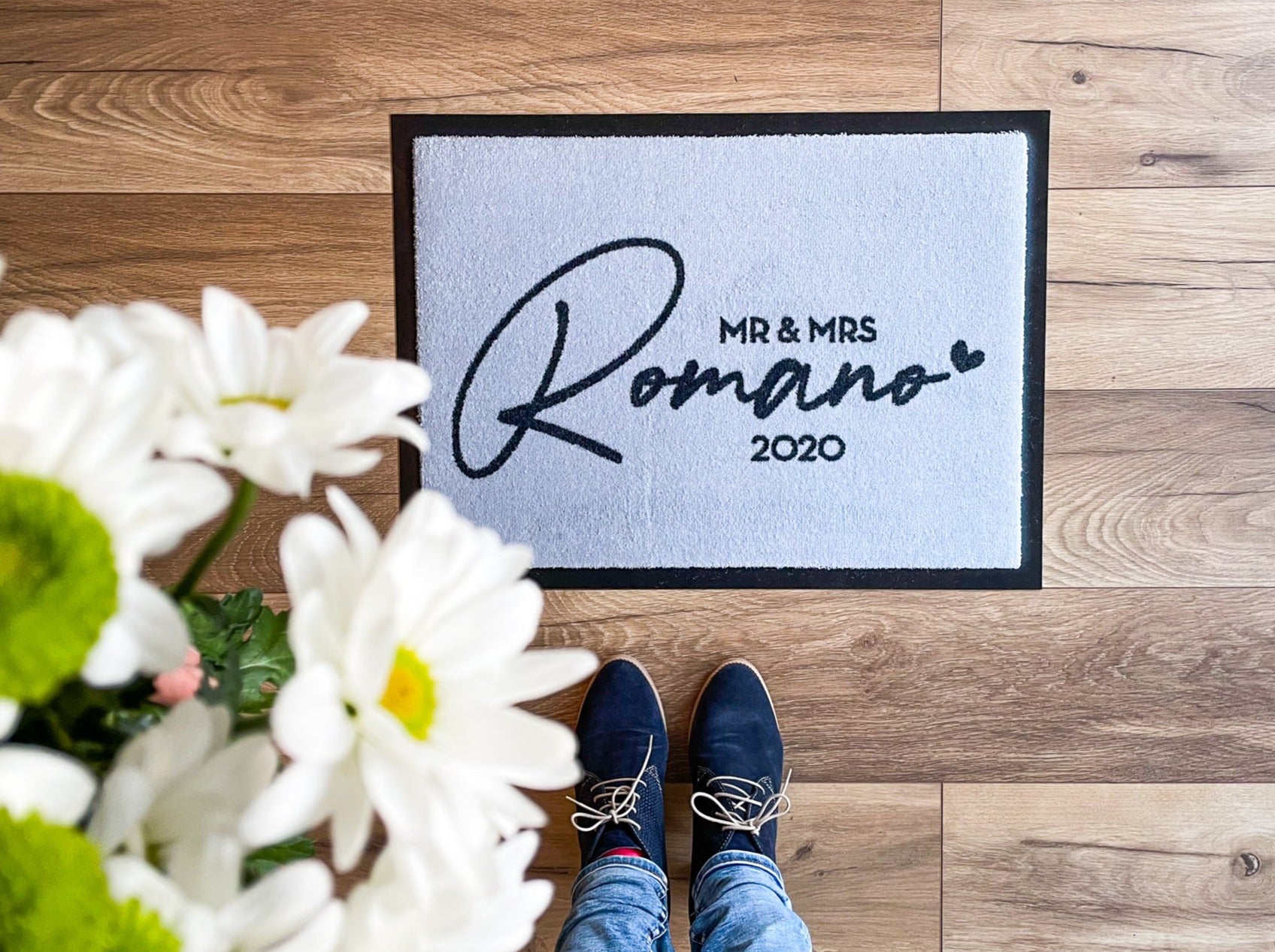 Fußmatte personalisierte in hellgrau mit Mr & Mrs