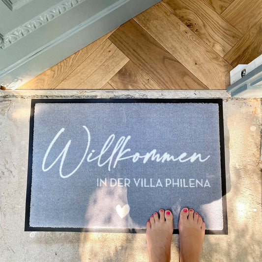 graue personalisierte Fußmatte mit Willkommen 